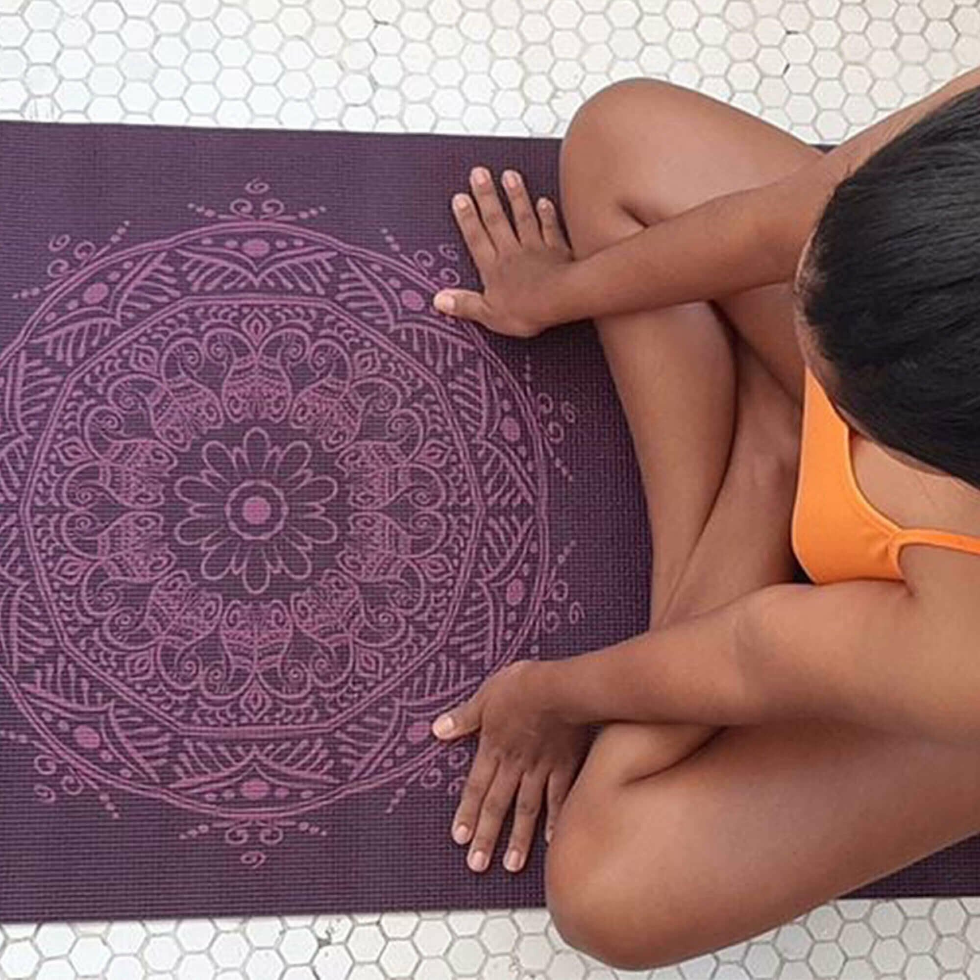 tapete-yoga-leela-mandala-yogateria-ameixa-roxo-7