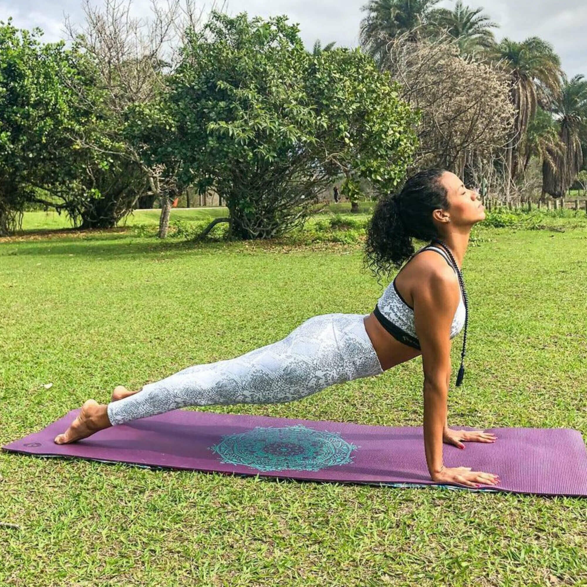 tapete-yoga-leela-mandala-yogateria-ameixa-turquesa-10