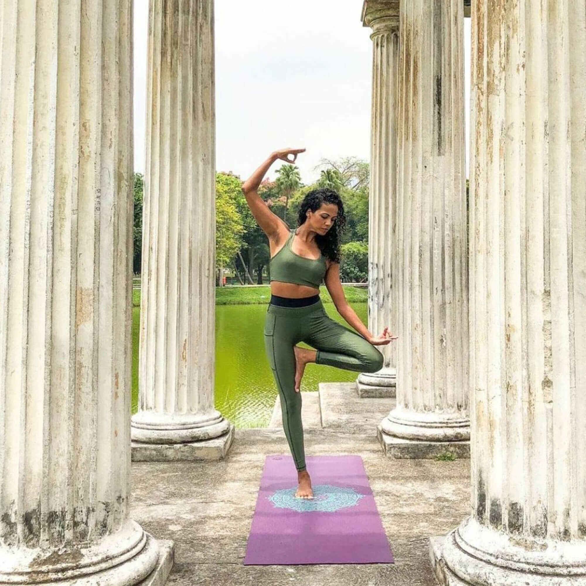 tapete-yoga-leela-mandala-yogateria-ameixa-turquesa-11