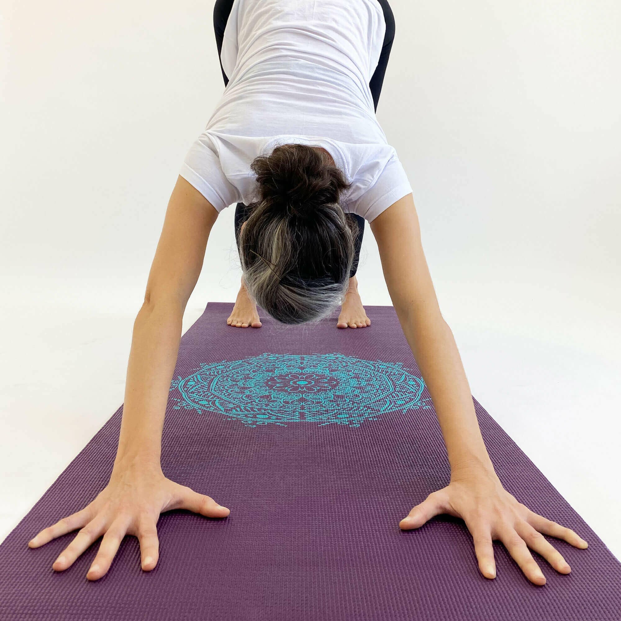 tapete-yoga-leela-mandala-yogateria-ameixa-turquesa-12