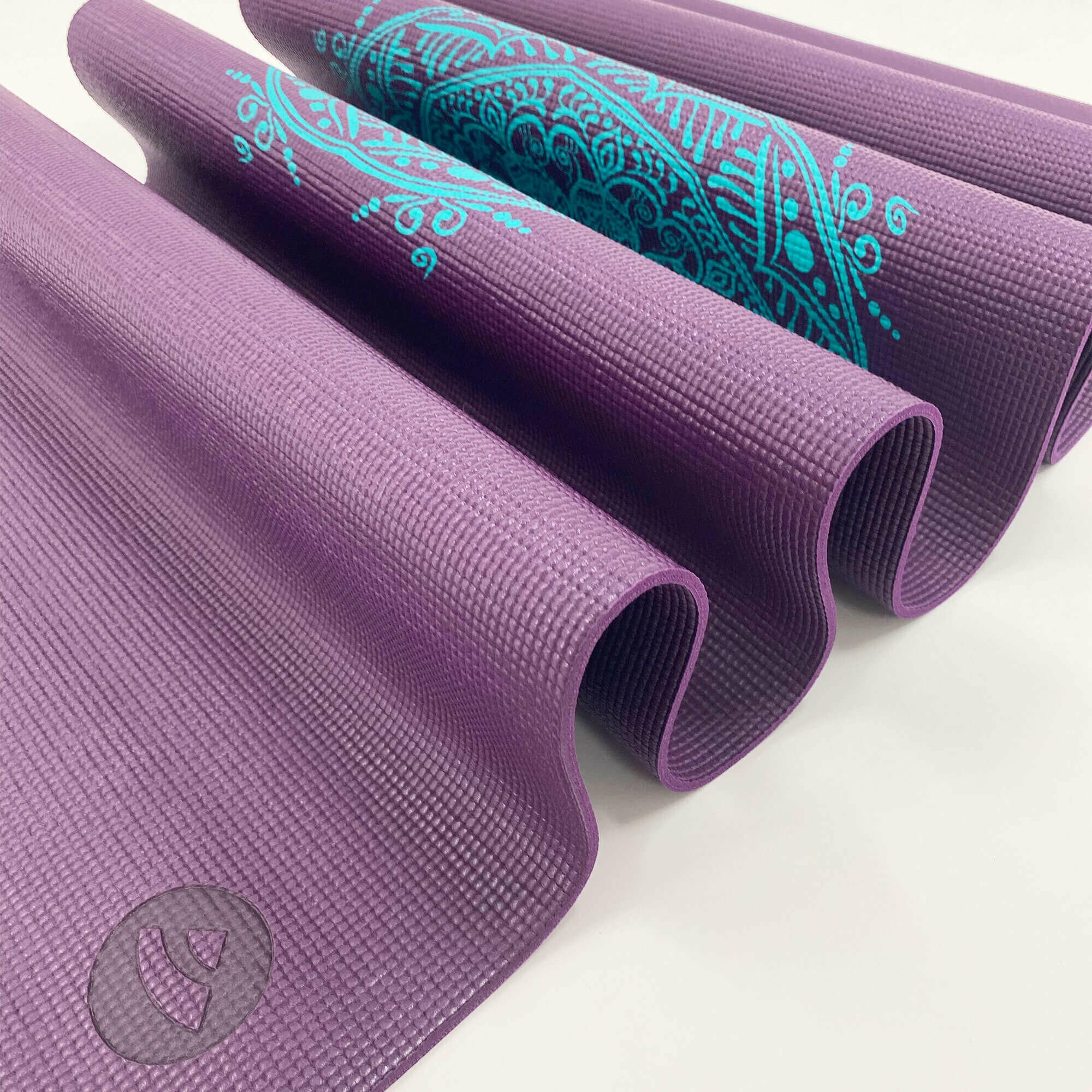 tapete-yoga-leela-mandala-yogateria-ameixa-turquesa-5