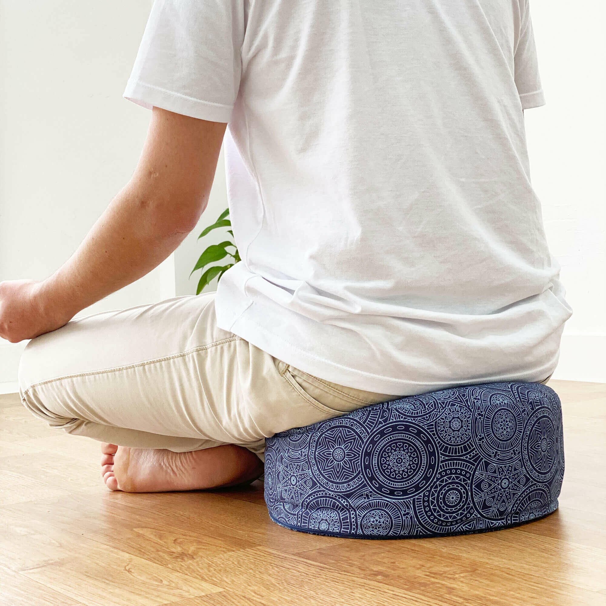 almofada-rondo-maharaja-yogateria-azul-4