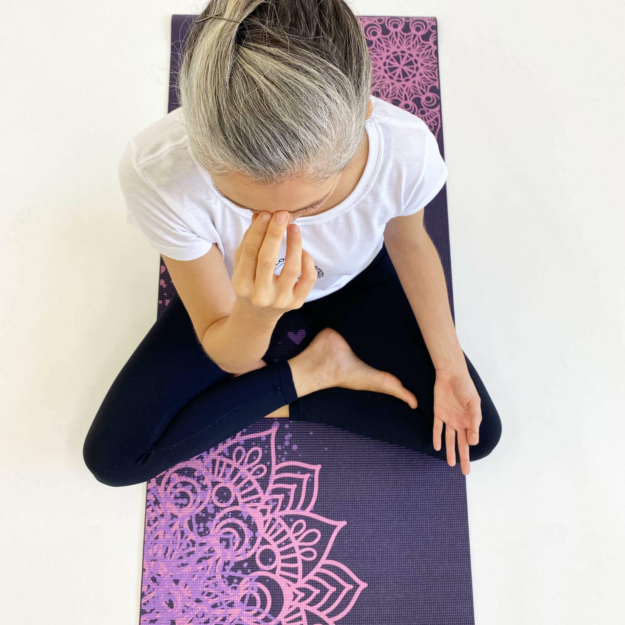 tapete-yoga-leela-mandaladesign-yogateria-ameixa-4