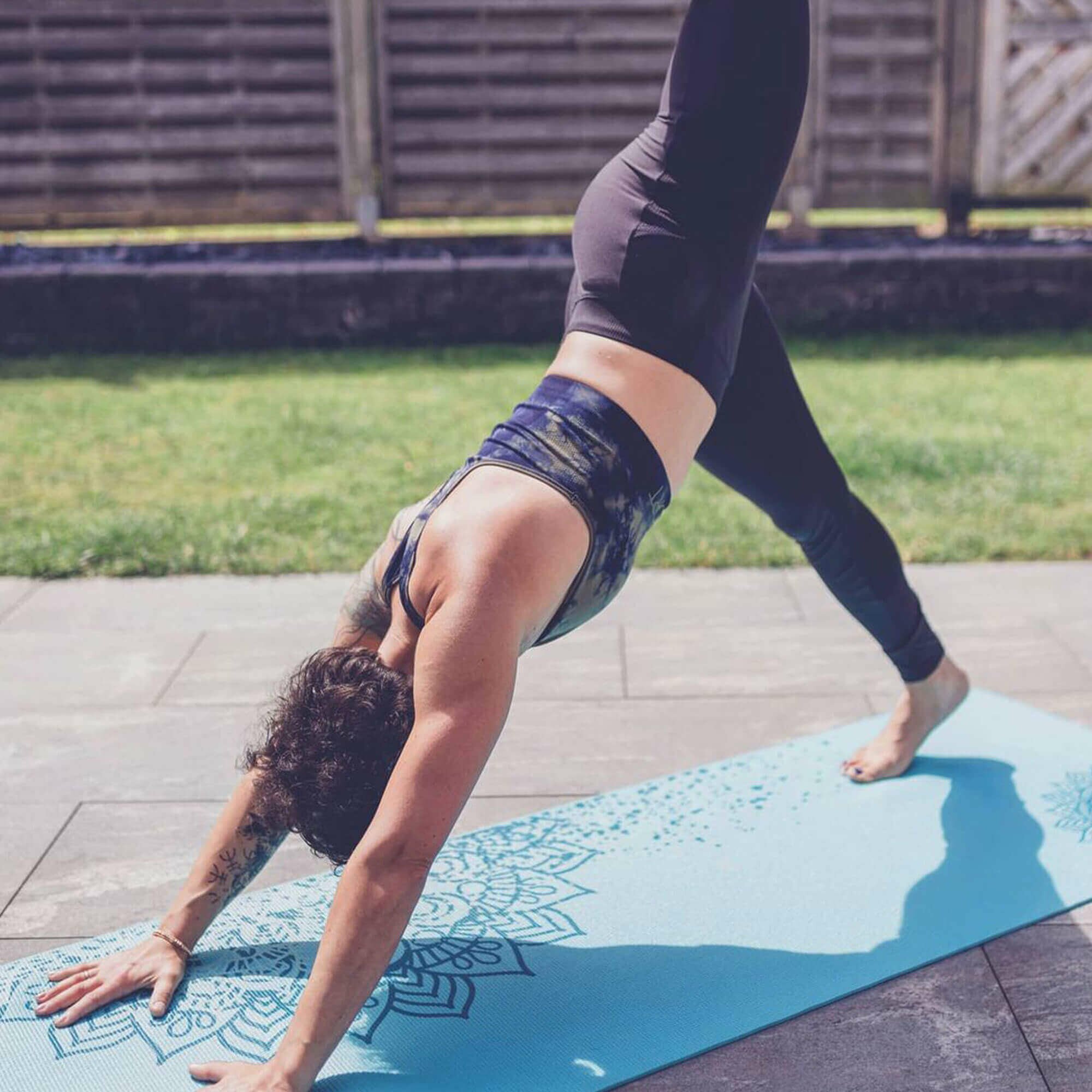tapete-yoga-leela-mandaladesign-yogateria-azul-14