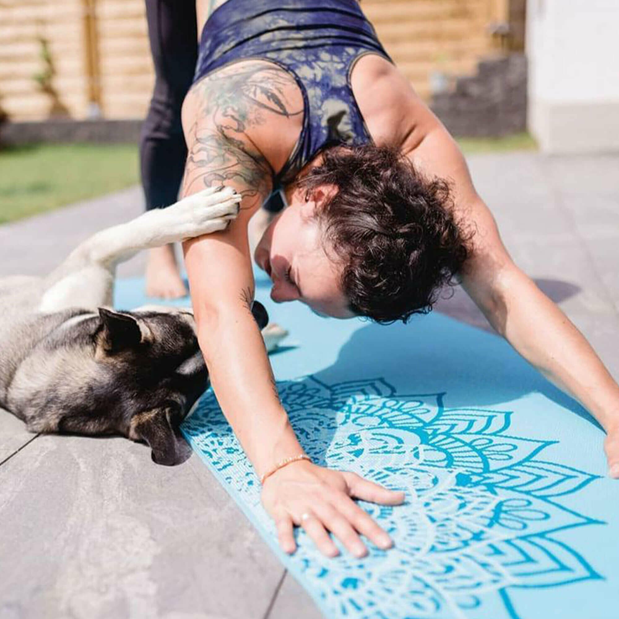 tapete-yoga-leela-mandaladesign-yogateria-azul-15