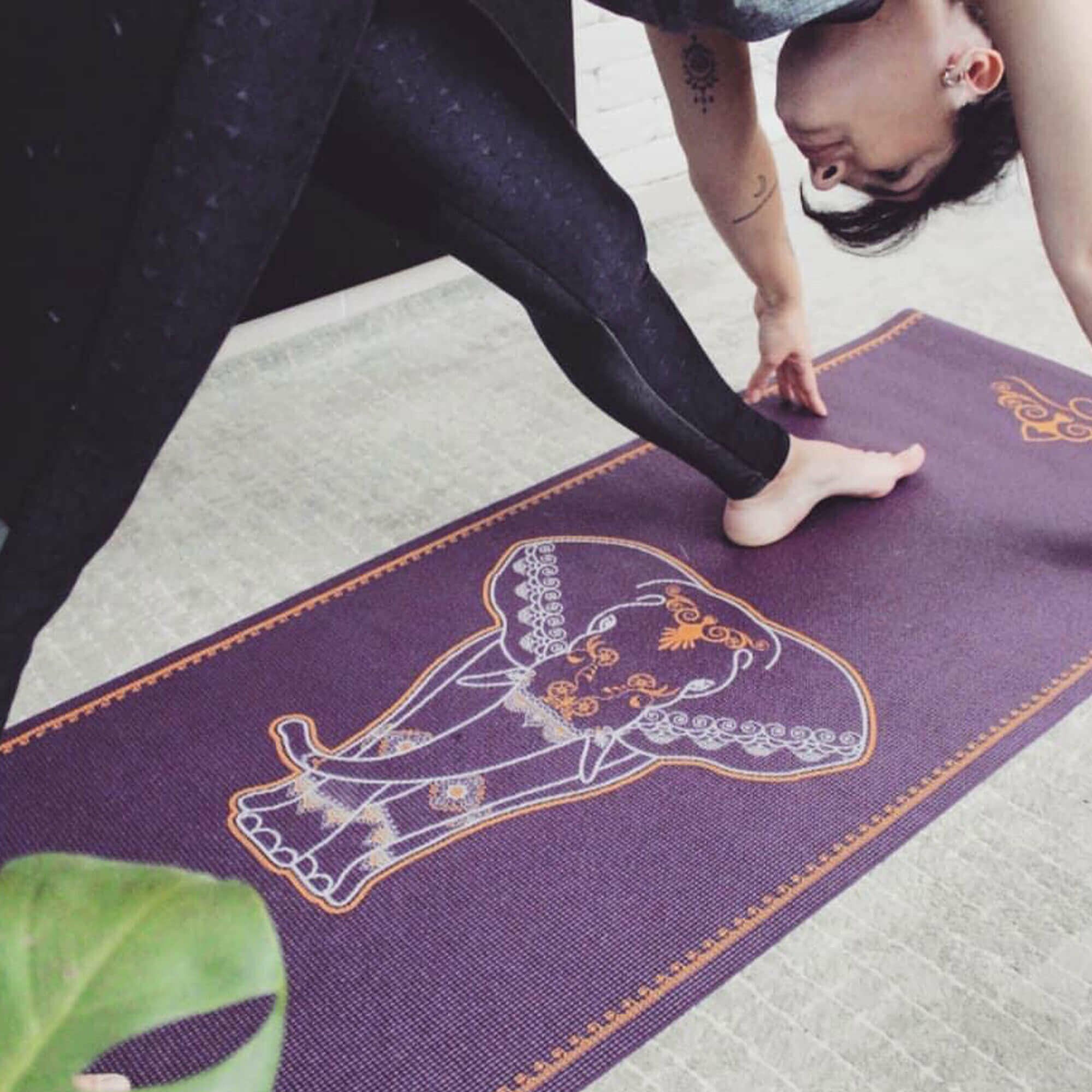tapete-yoga-elefante-yogateria-2