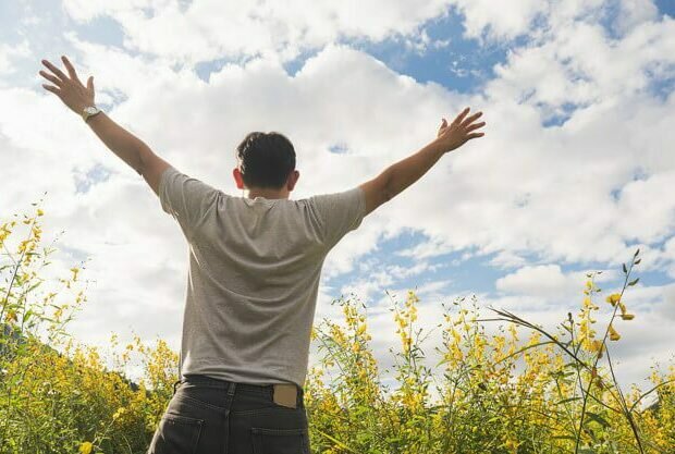 yoga-beneficios-espirituais-yogateria