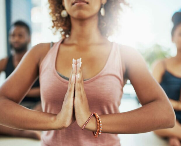 anjali-mudra-yogateria