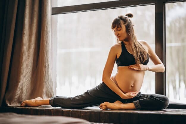 yoga-para-gestante-yogateria-2