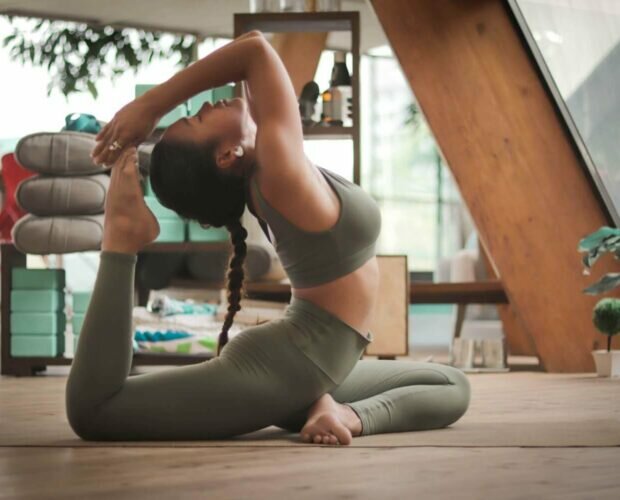 backbend-postura-de-retroflexao-yogateria