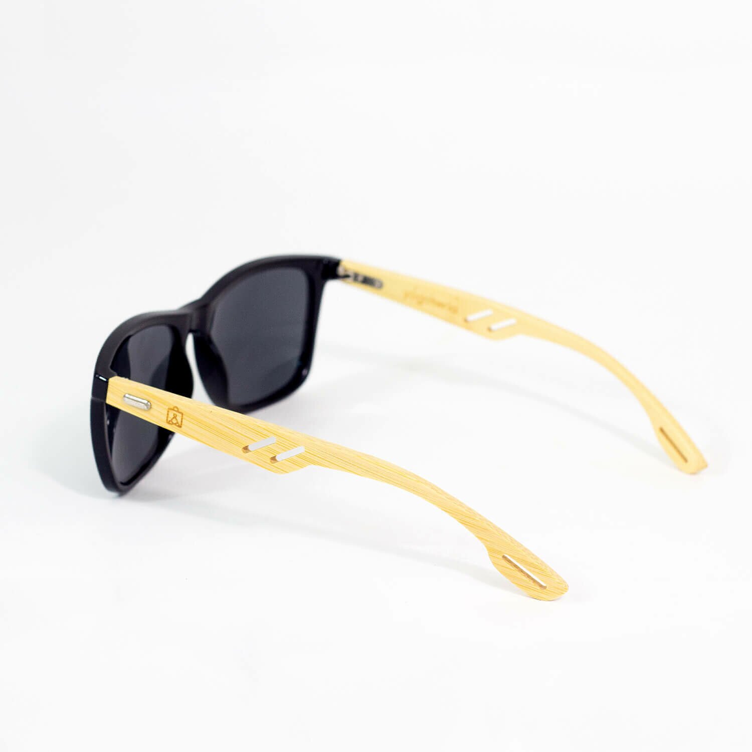oculos-madeira-yogateria-rio-2