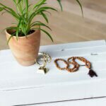 simbolo-OM-dourada-yogateria3