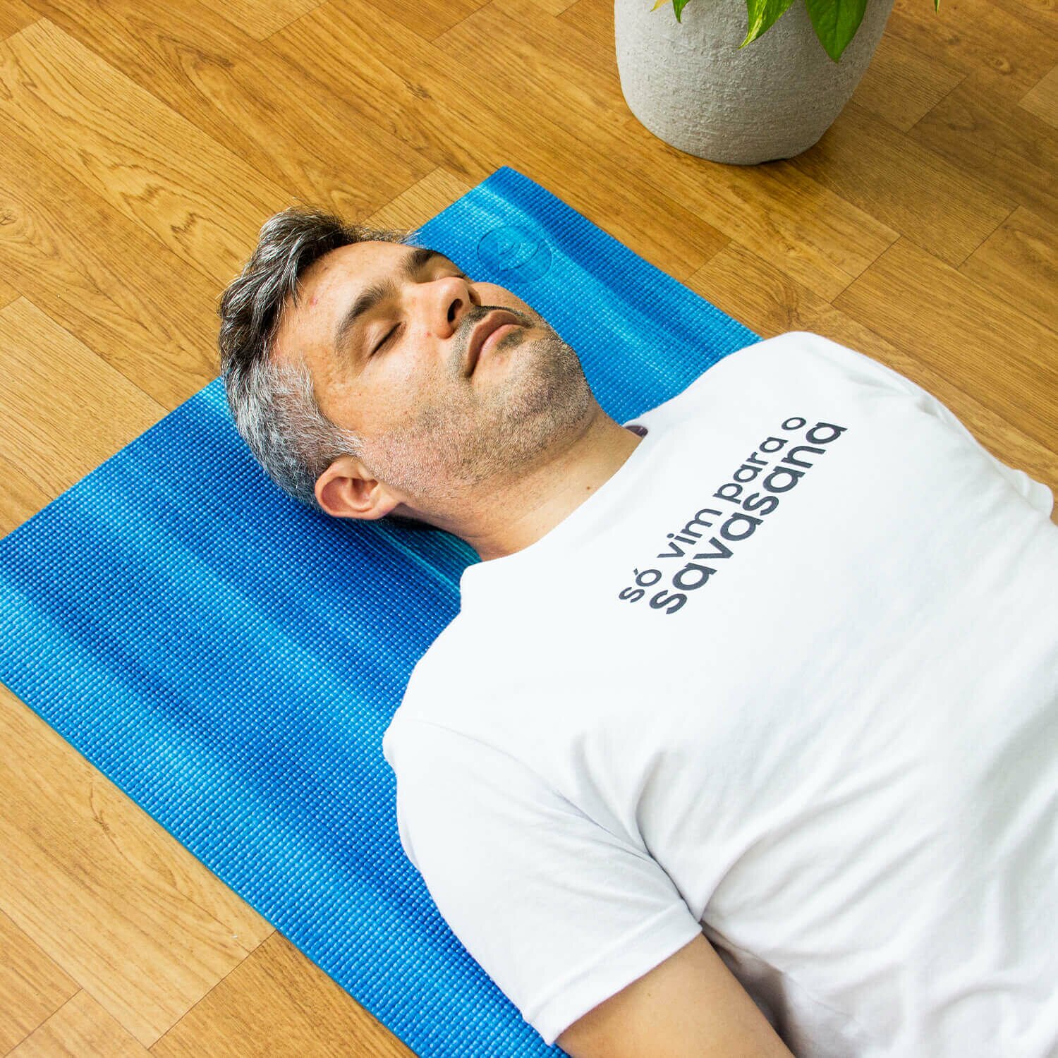 camiseta-savasana-branca-yogateria-5