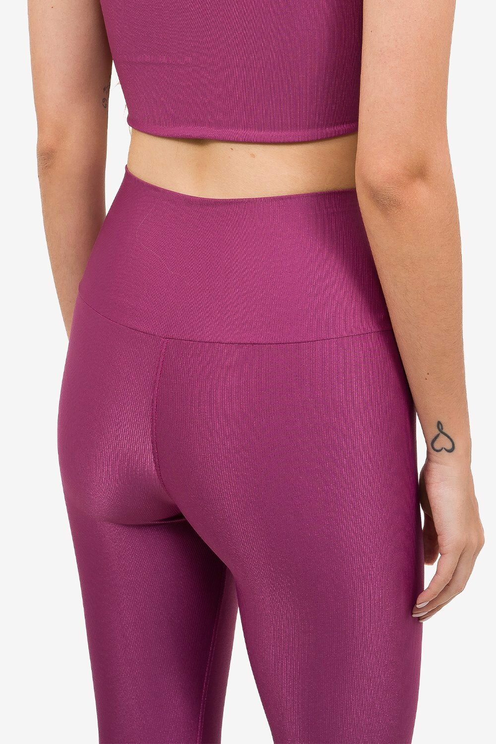 legging-space-yogateria-ameixa-07