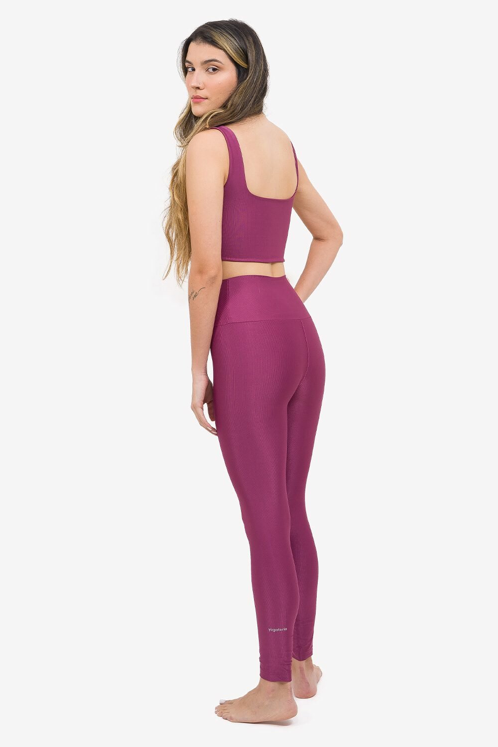 legging-space-yogateria-ameixa-10