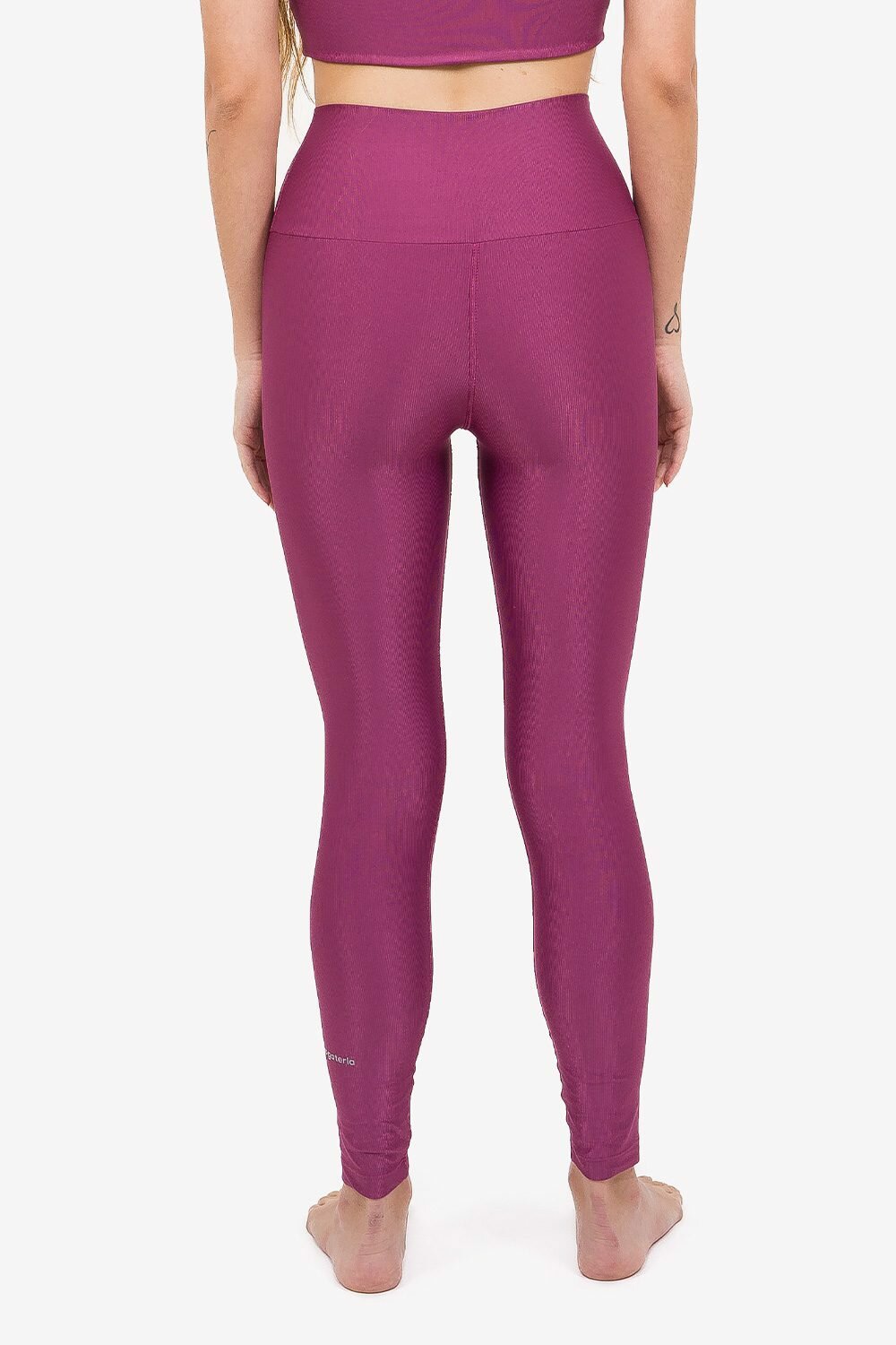 legging-space-yogateria-ameixa-11