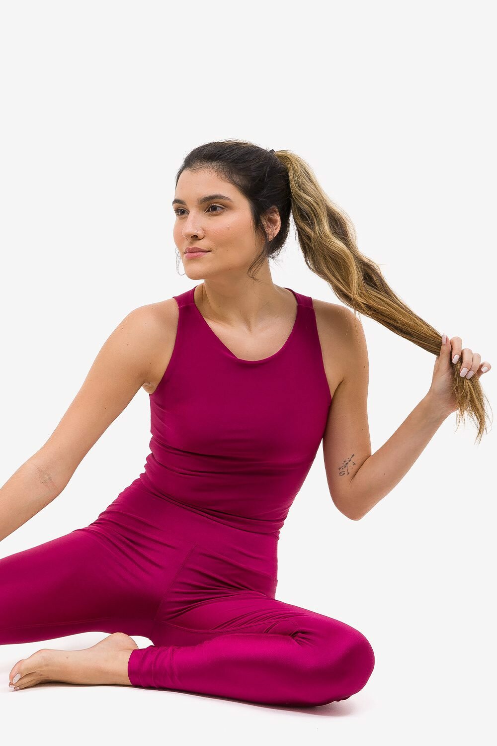 top-cropped-universe-shine-yogateria-amora-01