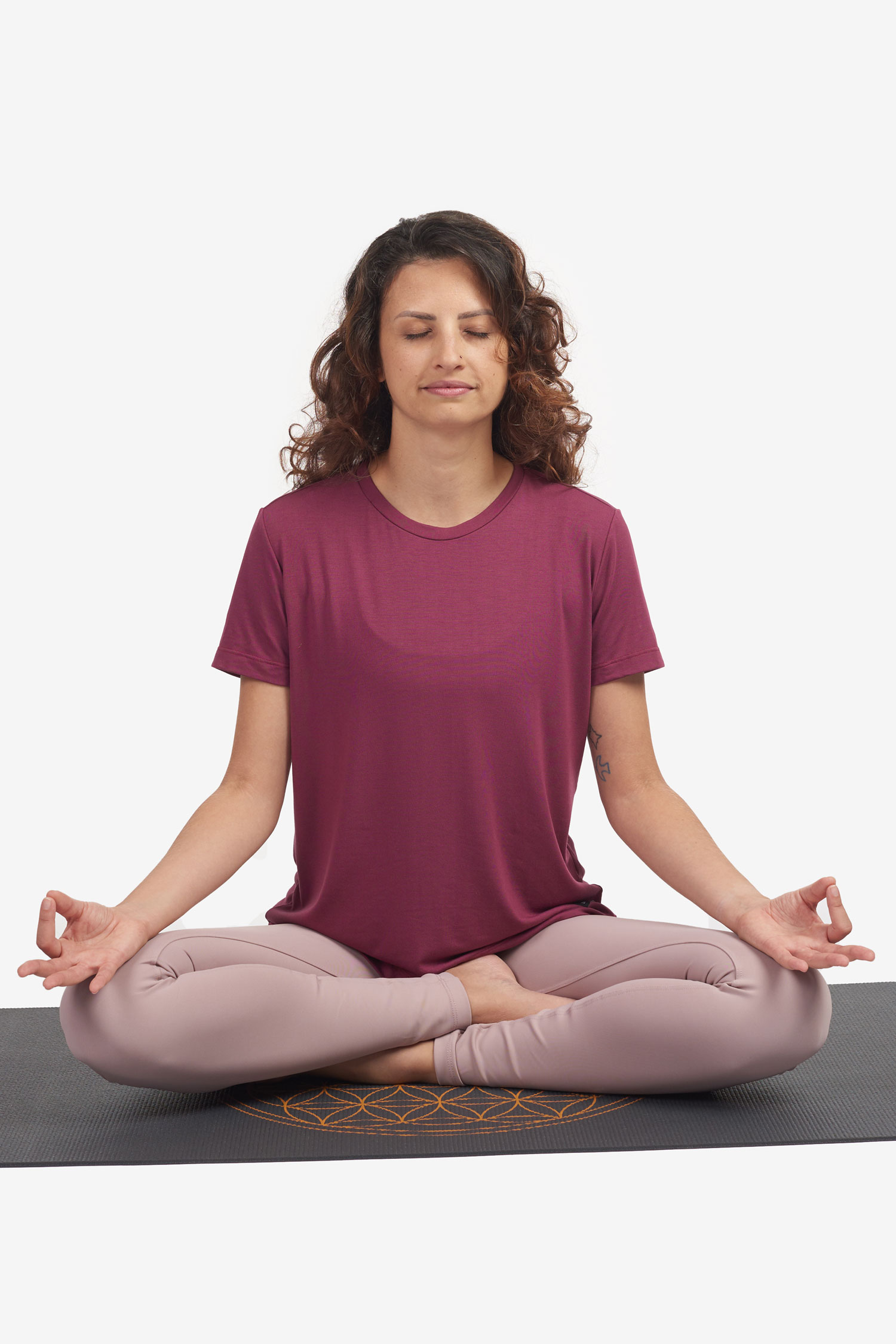 Camiseta Feminina Tech Comfort 7 camiseta-comfort-tech-yogateria-fem--ameixa-09