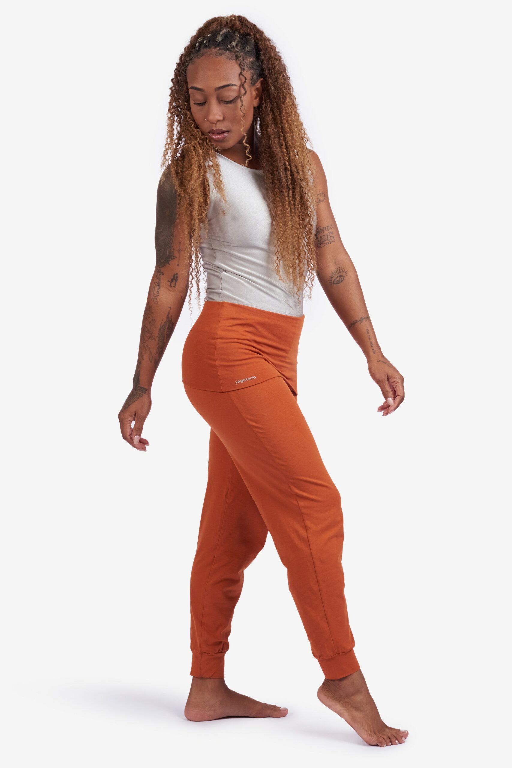 Calça Jogger Comfort Feminina 5 jogger-feminina-yogateria-terracota-05