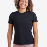 camiseta-tech-yogateria-preta-fem-01