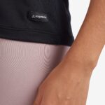 camiseta-tech-yogateria-preta-fem-04