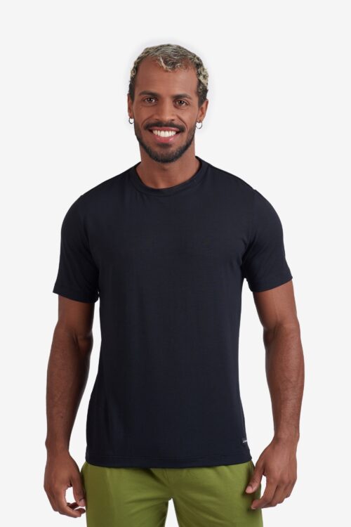 camiseta-tech-yogateria-preta-masc-01