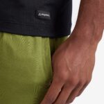 camiseta-tech-yogateria-preta-masc-07