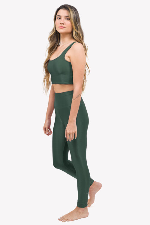 top-cropped-space-soft-shine-yogateria-esmeralda-03