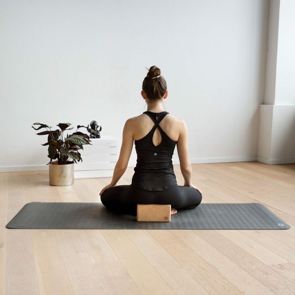 yin-yoga-yogateria2